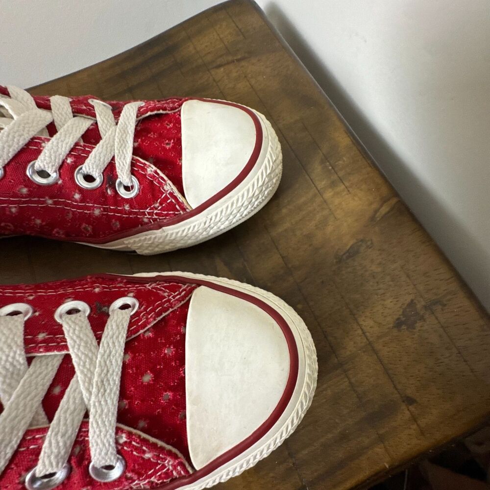 Converse All Star Red Star Print Sneakers Womens 7 4th of July Americana Casual - Picture 4 of 10
